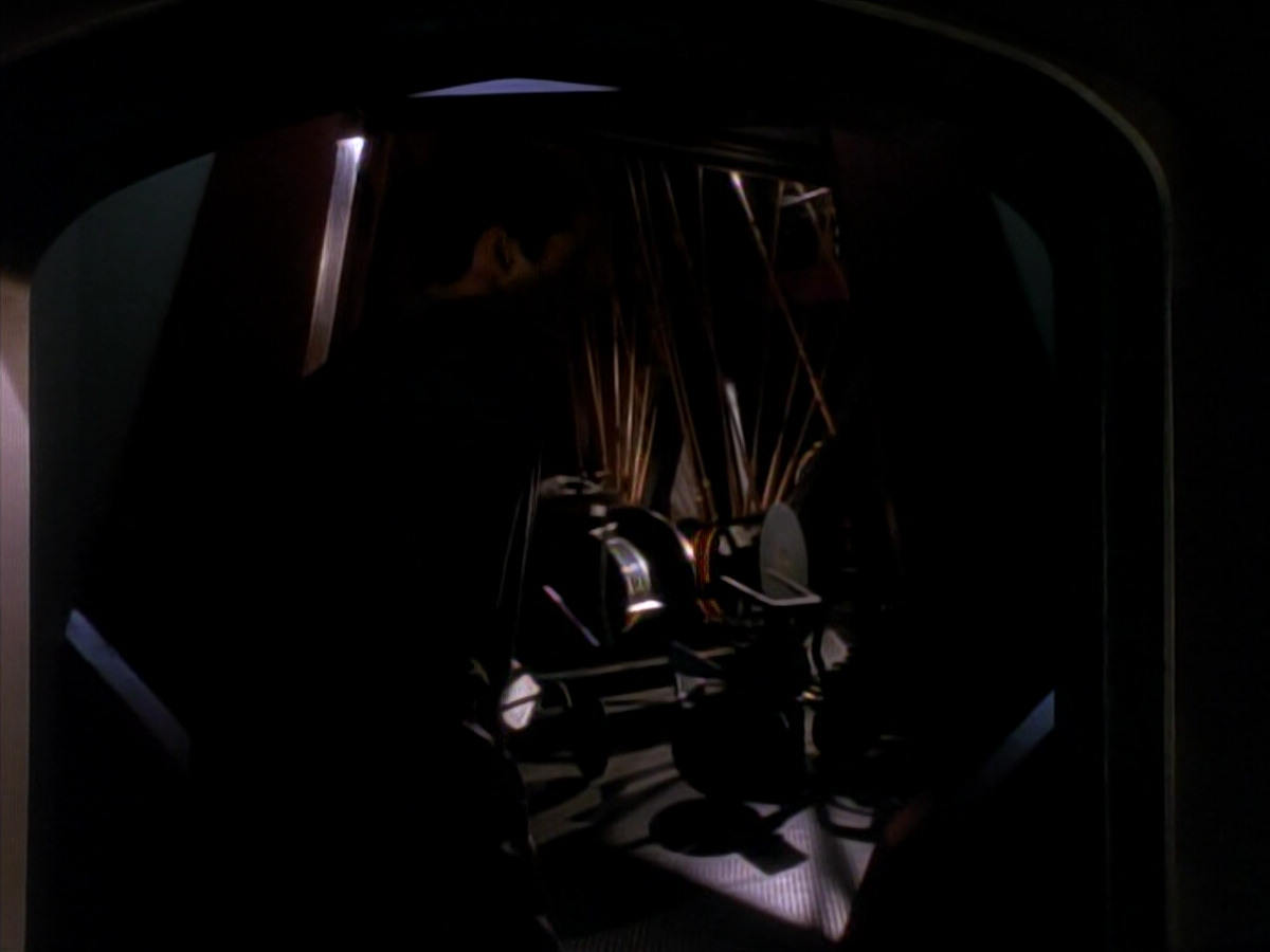 extant_StarTrek_DS9_3x18-DistantVoices_00844.jpg