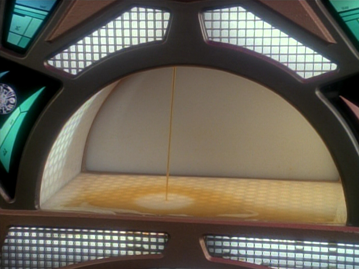 extant_StarTrek_DS9_3x18-DistantVoices_00861.jpg