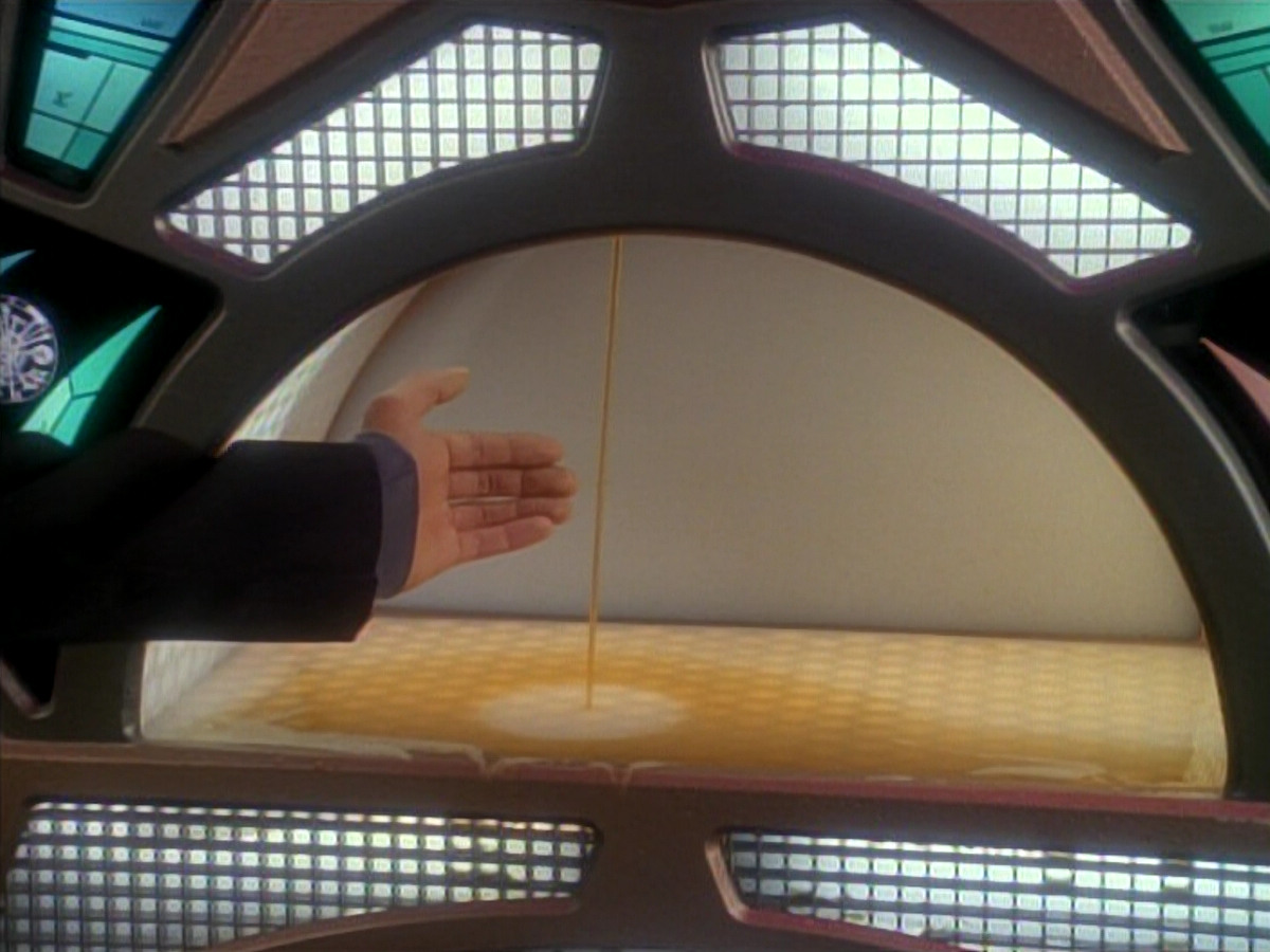 extant_StarTrek_DS9_3x18-DistantVoices_00864.jpg