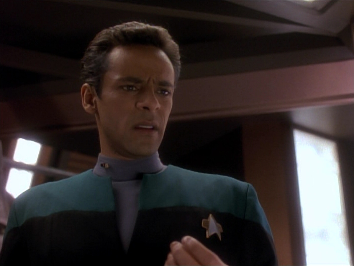 extant_StarTrek_DS9_3x18-DistantVoices_00877.jpg