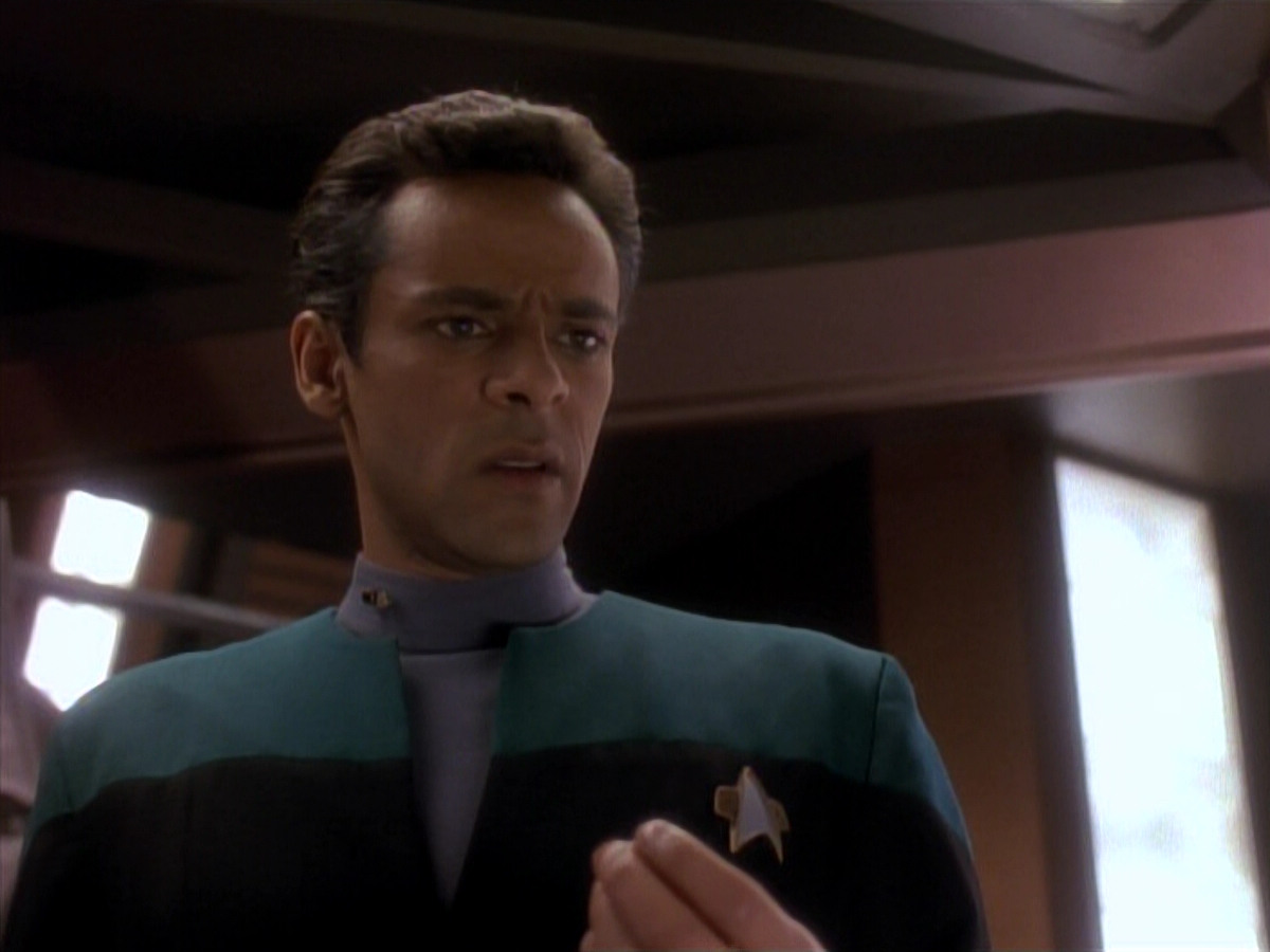 extant_StarTrek_DS9_3x18-DistantVoices_00879.jpg
