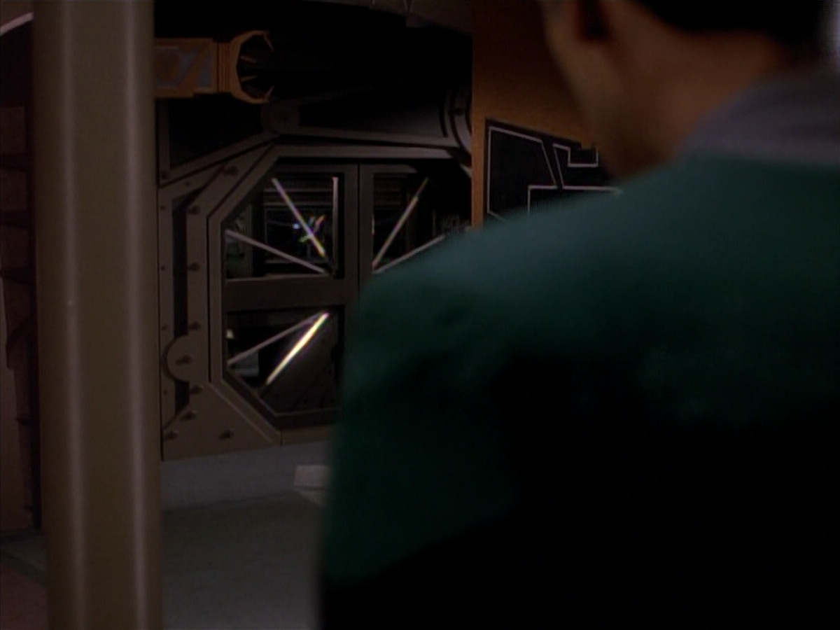 extant_StarTrek_DS9_3x18-DistantVoices_00889.jpg