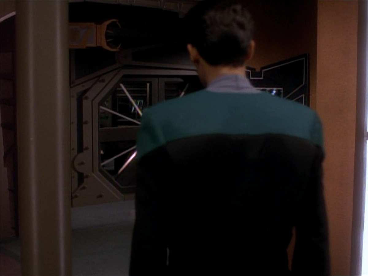 extant_StarTrek_DS9_3x18-DistantVoices_00891.jpg
