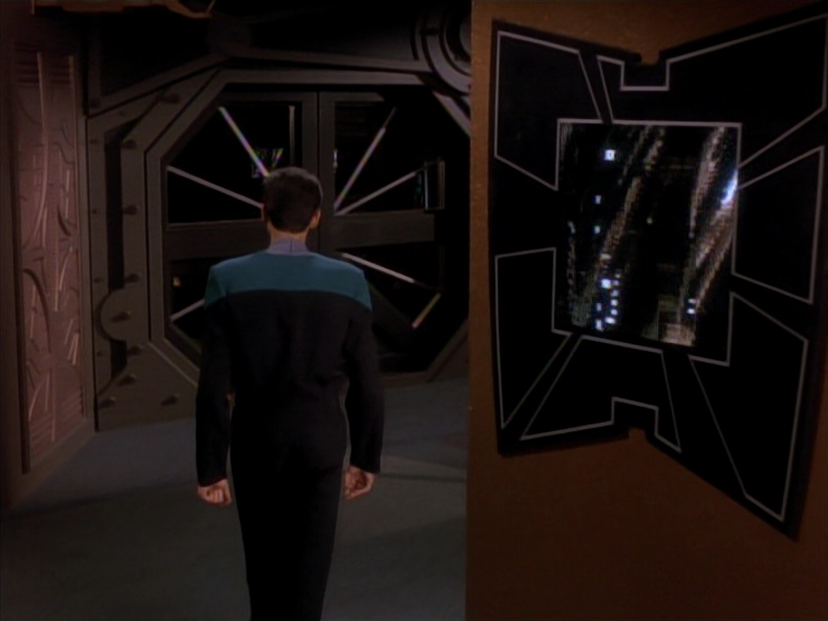 extant_StarTrek_DS9_3x18-DistantVoices_00899.jpg