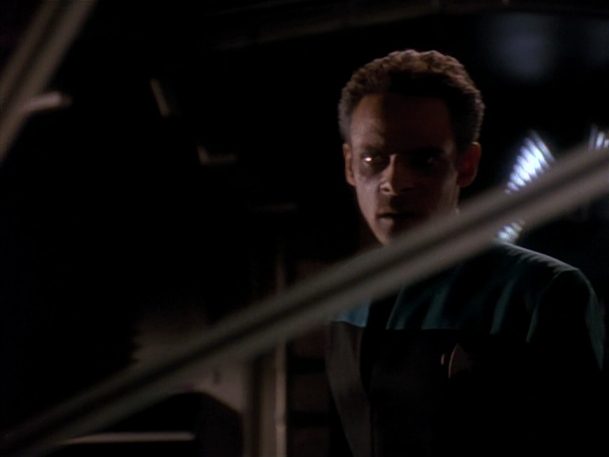 extant_StarTrek_DS9_3x18-DistantVoices_00903.jpg