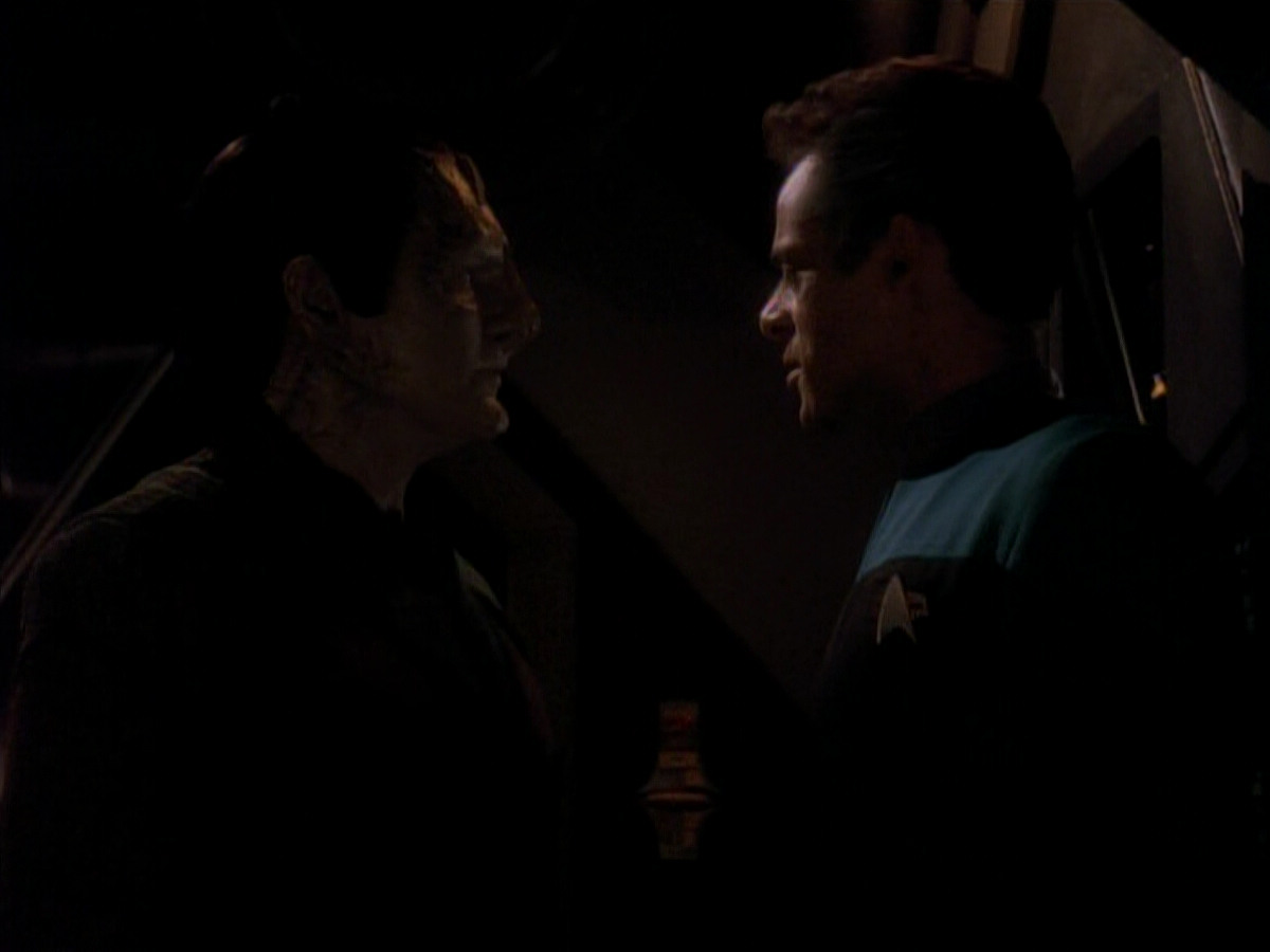 extant_StarTrek_DS9_3x18-DistantVoices_00923.jpg