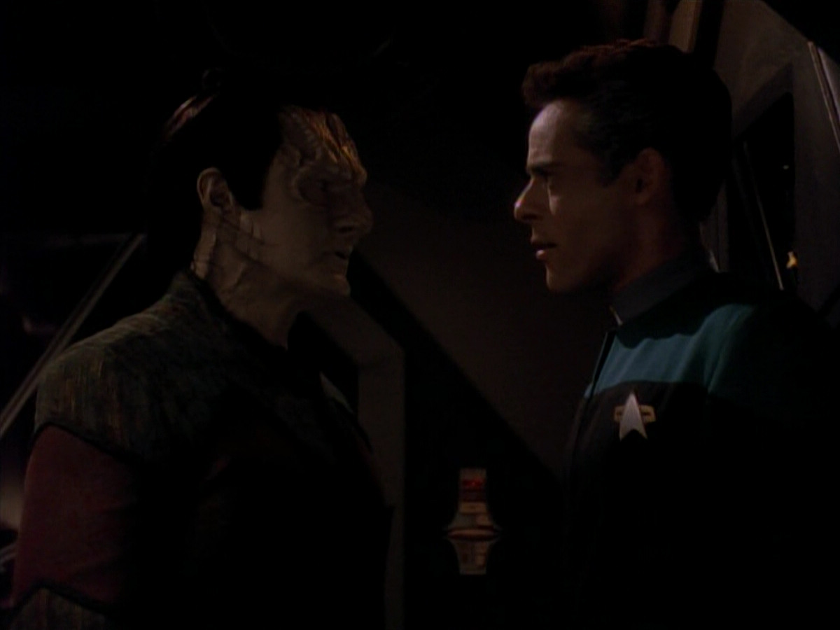 extant_StarTrek_DS9_3x18-DistantVoices_00927.jpg