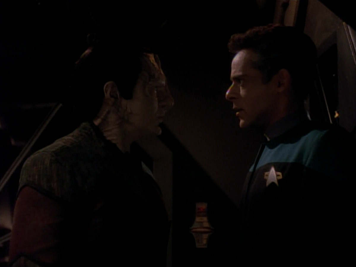 extant_StarTrek_DS9_3x18-DistantVoices_00933.jpg