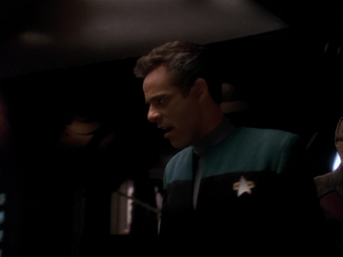 extant_StarTrek_DS9_3x18-DistantVoices_00936.jpg