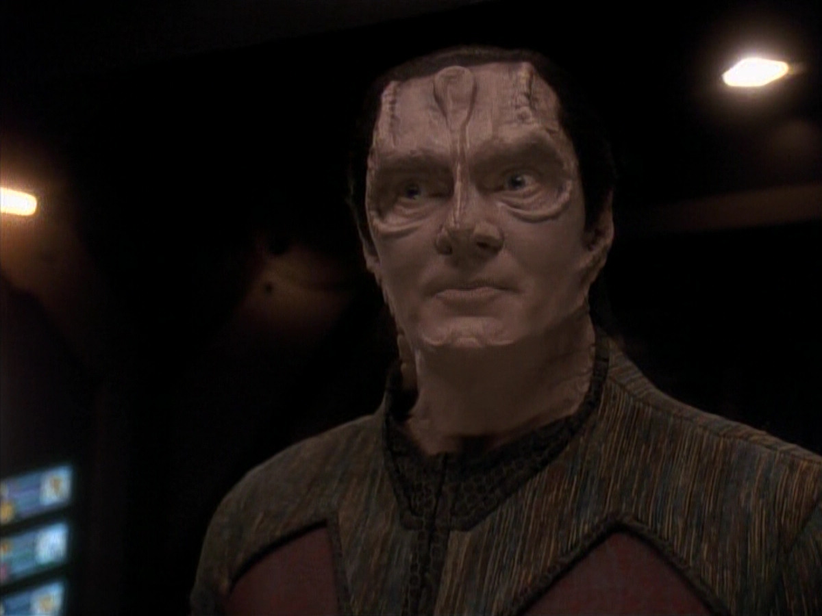 extant_StarTrek_DS9_3x18-DistantVoices_00985.jpg