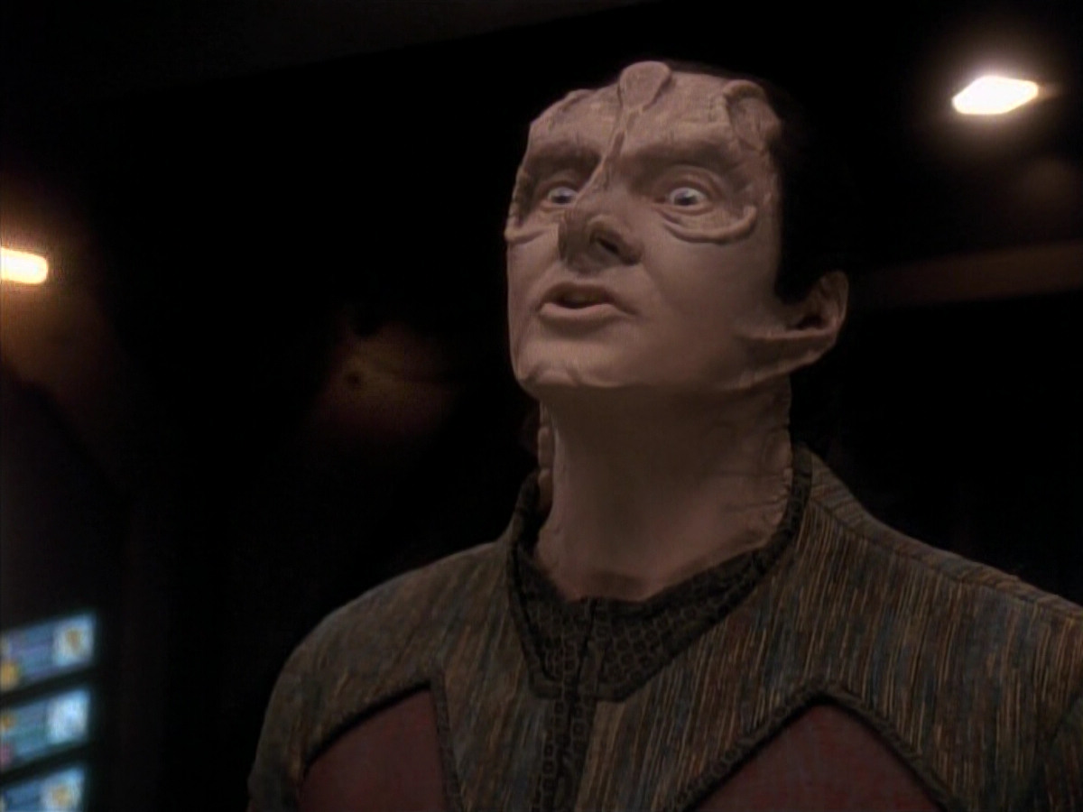 extant_StarTrek_DS9_3x18-DistantVoices_00986.jpg