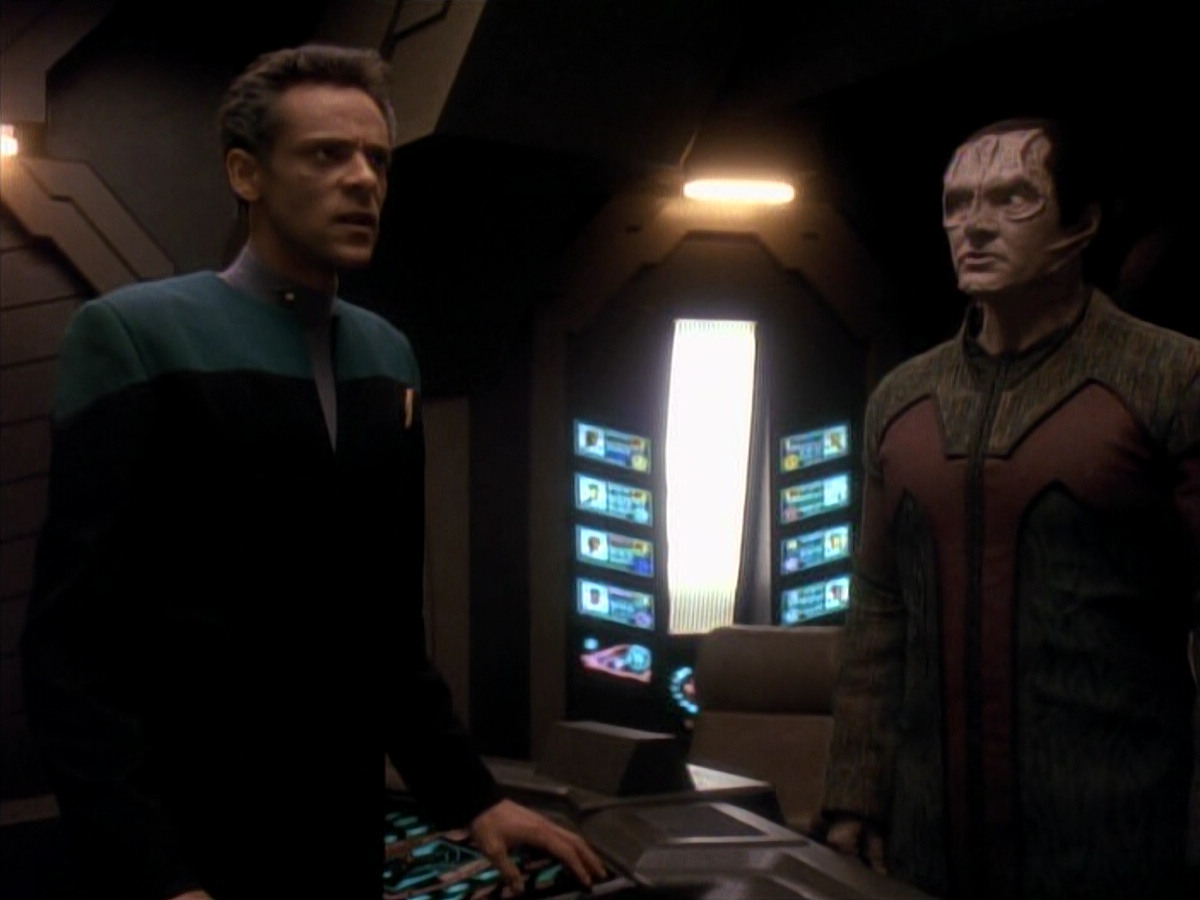 extant_StarTrek_DS9_3x18-DistantVoices_01021.jpg