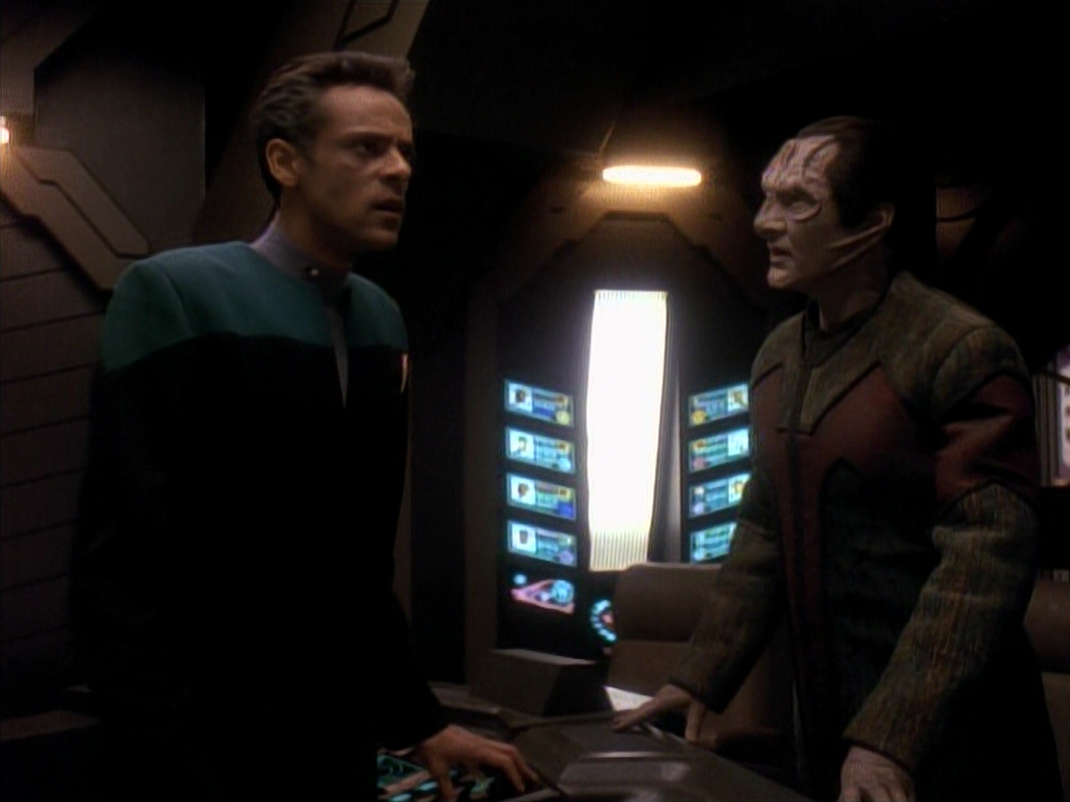 extant_StarTrek_DS9_3x18-DistantVoices_01025.jpg