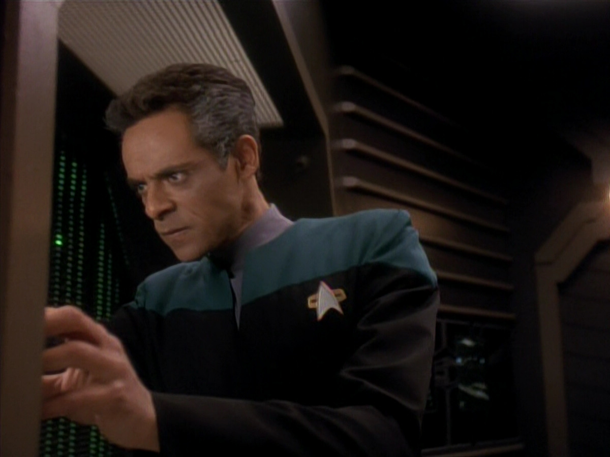extant_StarTrek_DS9_3x18-DistantVoices_01039.jpg