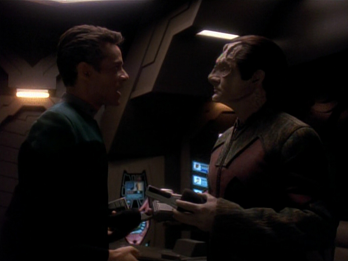 extant_StarTrek_DS9_3x18-DistantVoices_01063.jpg