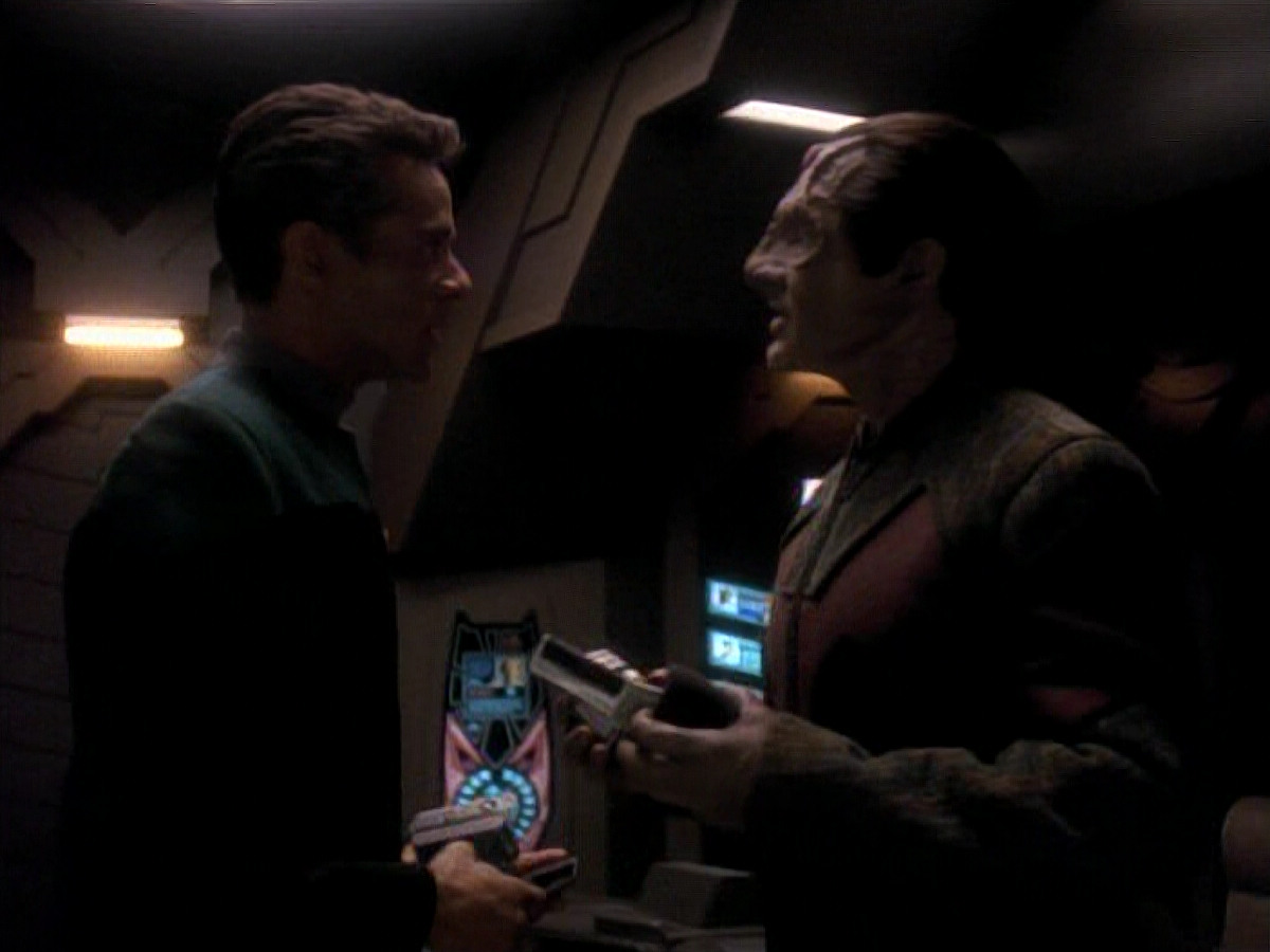 extant_StarTrek_DS9_3x18-DistantVoices_01065.jpg