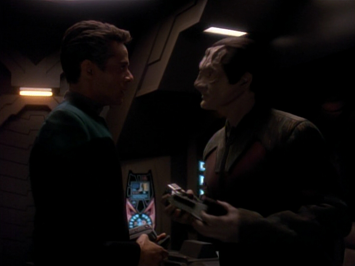 extant_StarTrek_DS9_3x18-DistantVoices_01068.jpg