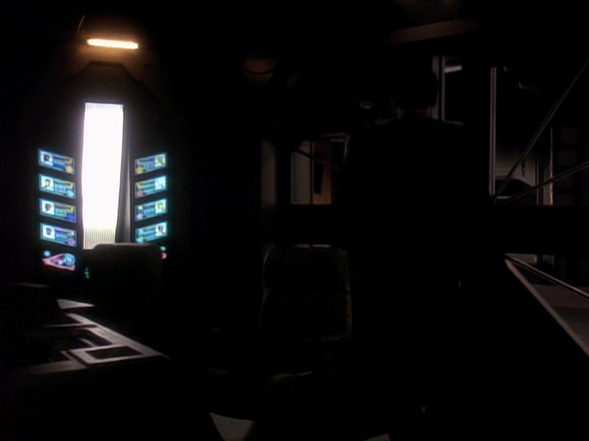 extant_StarTrek_DS9_3x18-DistantVoices_01072.jpg
