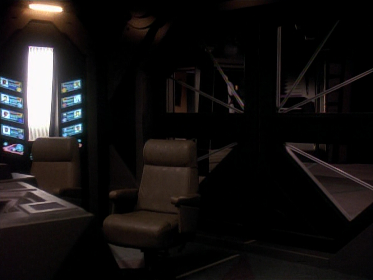 extant_StarTrek_DS9_3x18-DistantVoices_01079.jpg