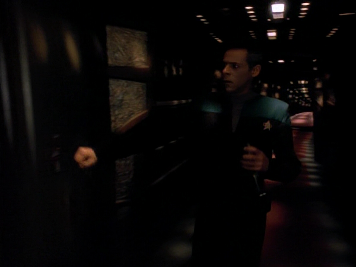 extant_StarTrek_DS9_3x18-DistantVoices_01083.jpg