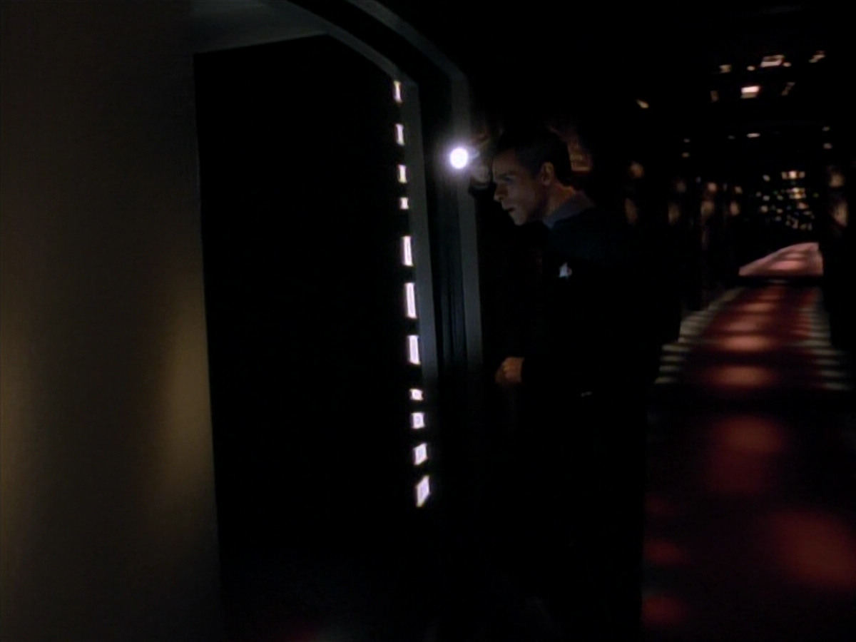 extant_StarTrek_DS9_3x18-DistantVoices_01087.jpg