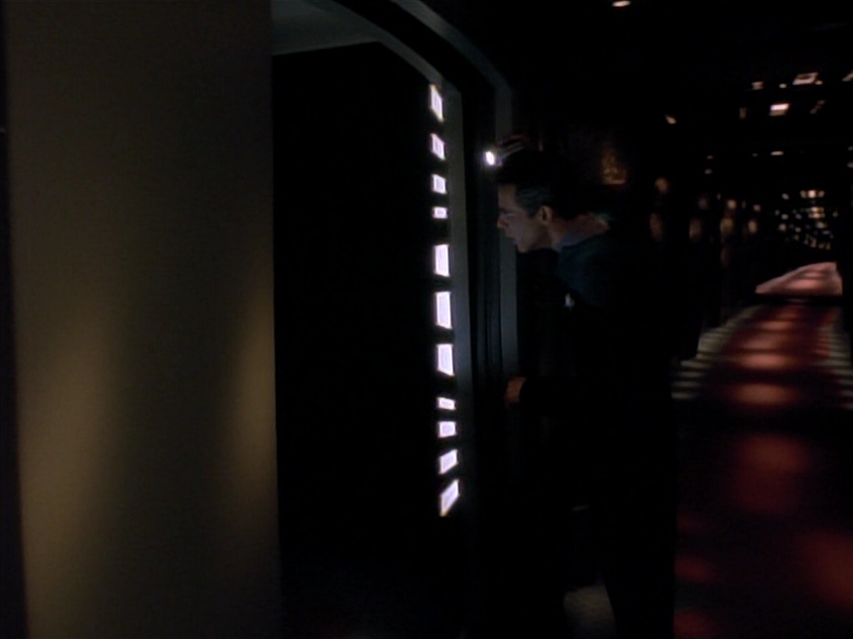 extant_StarTrek_DS9_3x18-DistantVoices_01089.jpg