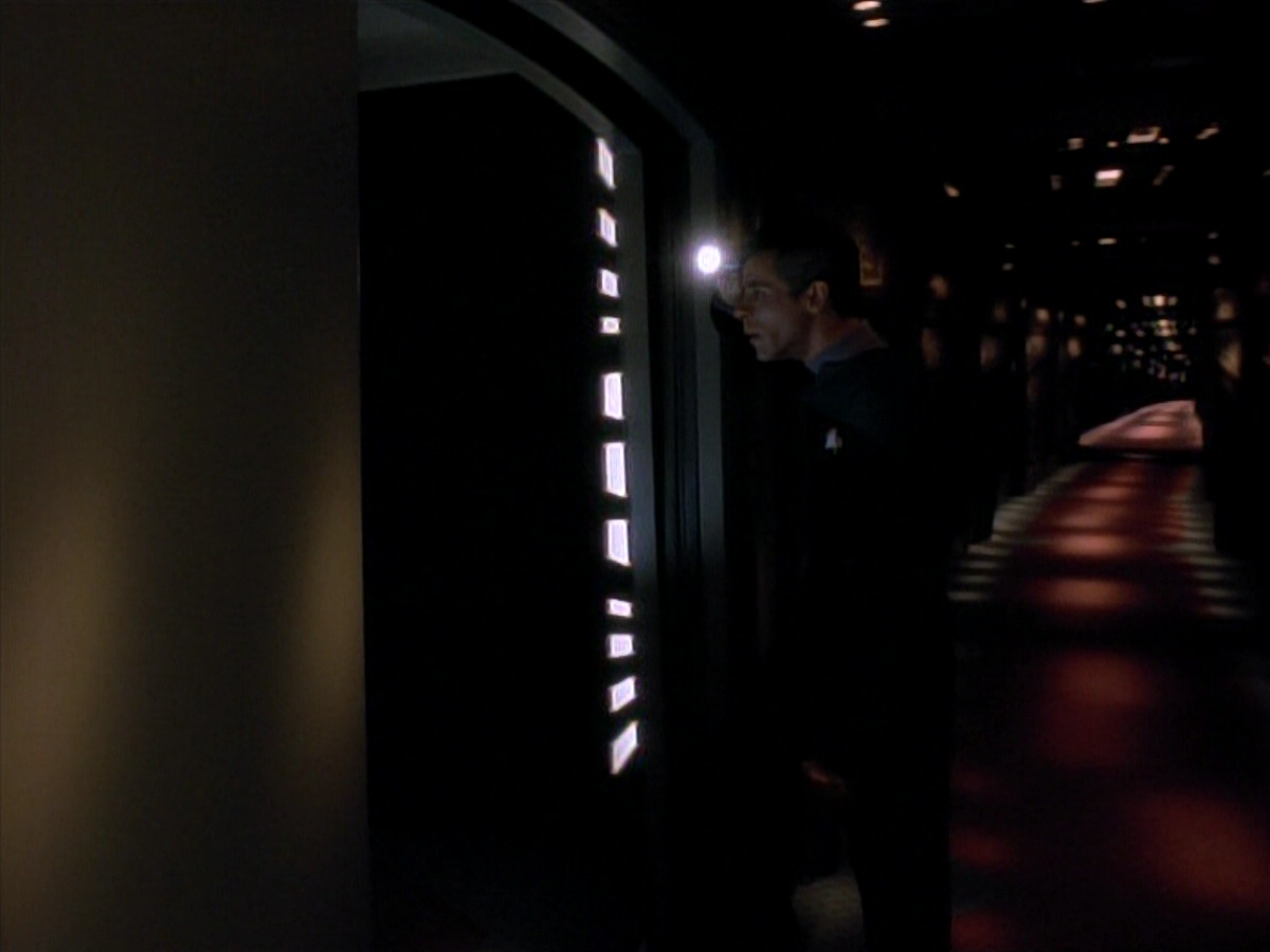 extant_StarTrek_DS9_3x18-DistantVoices_01093.jpg