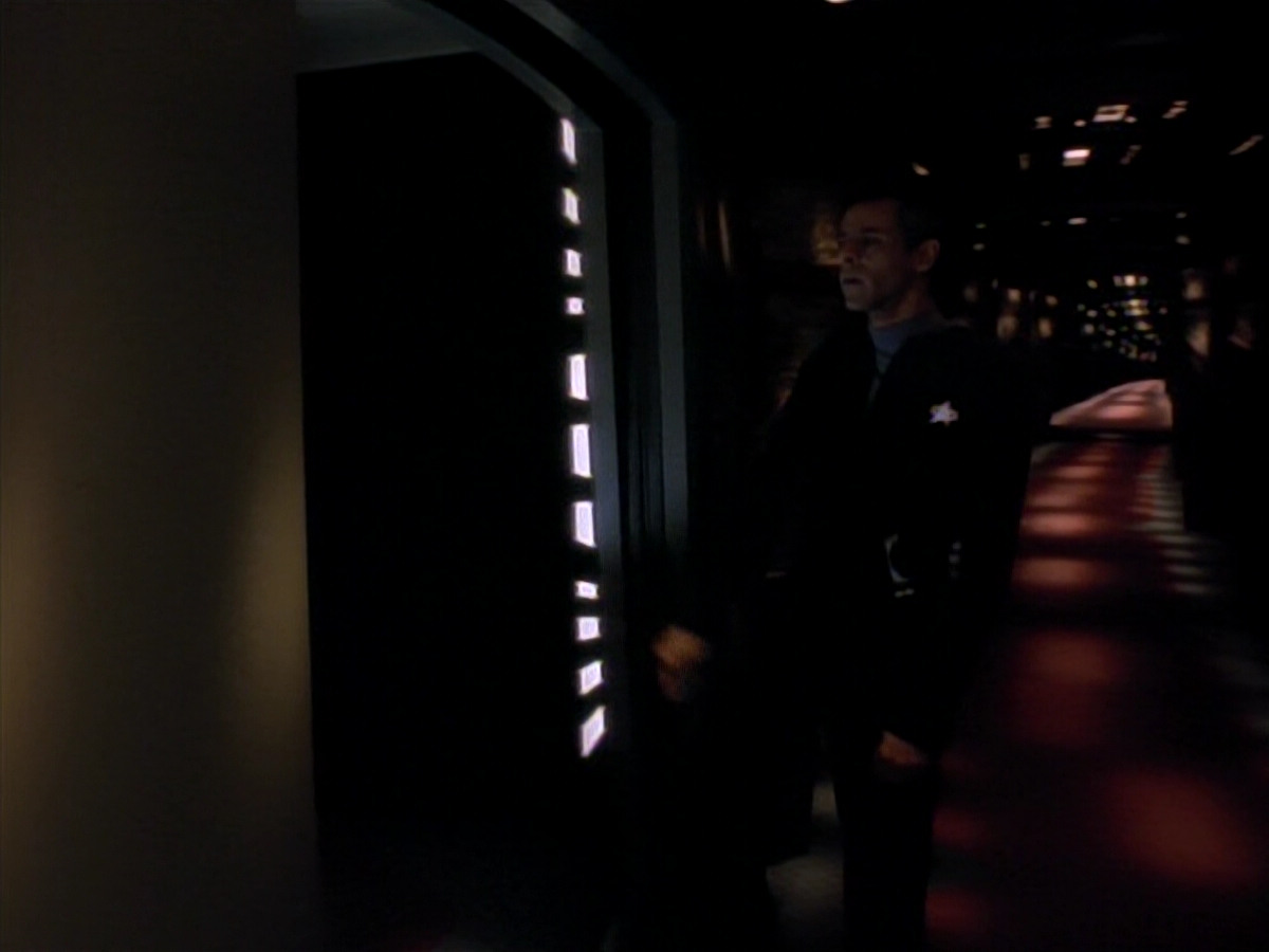 extant_StarTrek_DS9_3x18-DistantVoices_01096.jpg