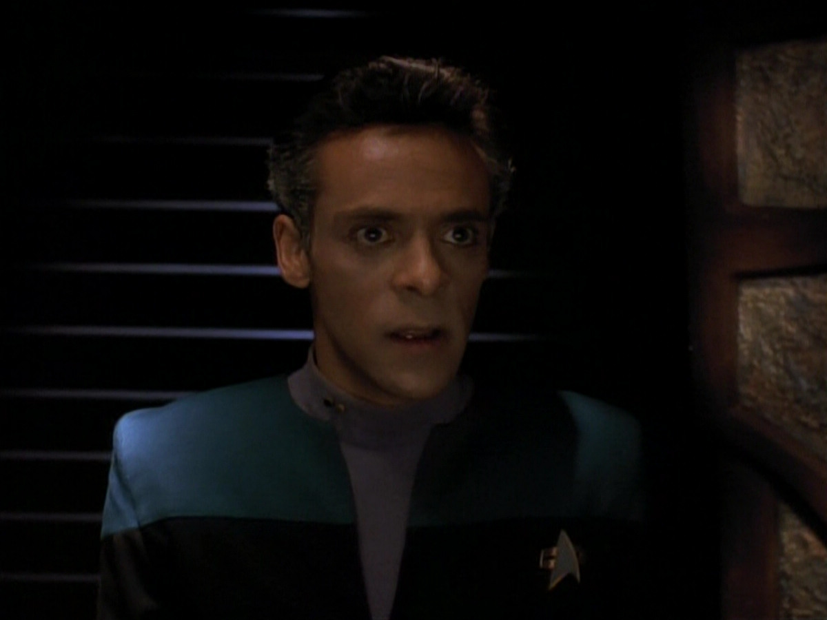 extant_StarTrek_DS9_3x18-DistantVoices_01136.jpg
