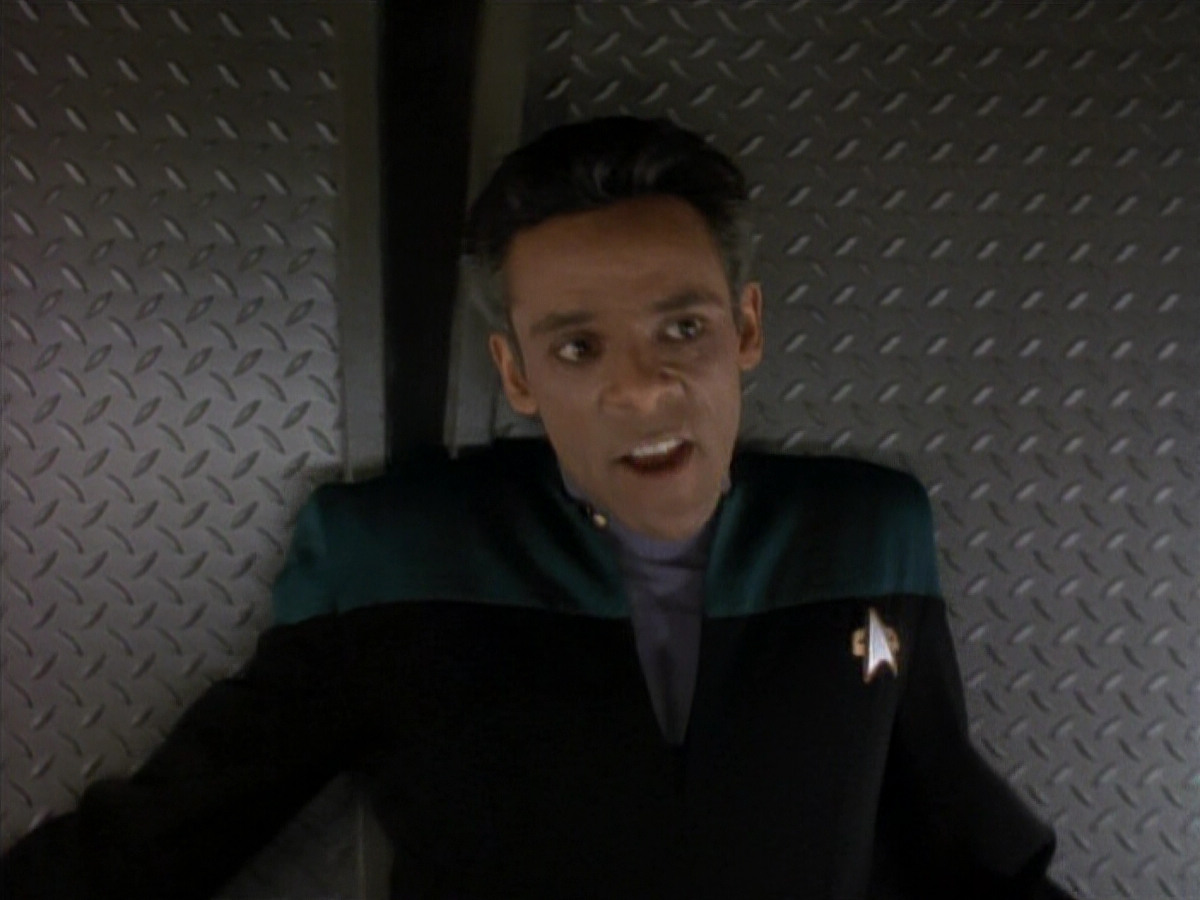 extant_StarTrek_DS9_3x18-DistantVoices_01140.jpg