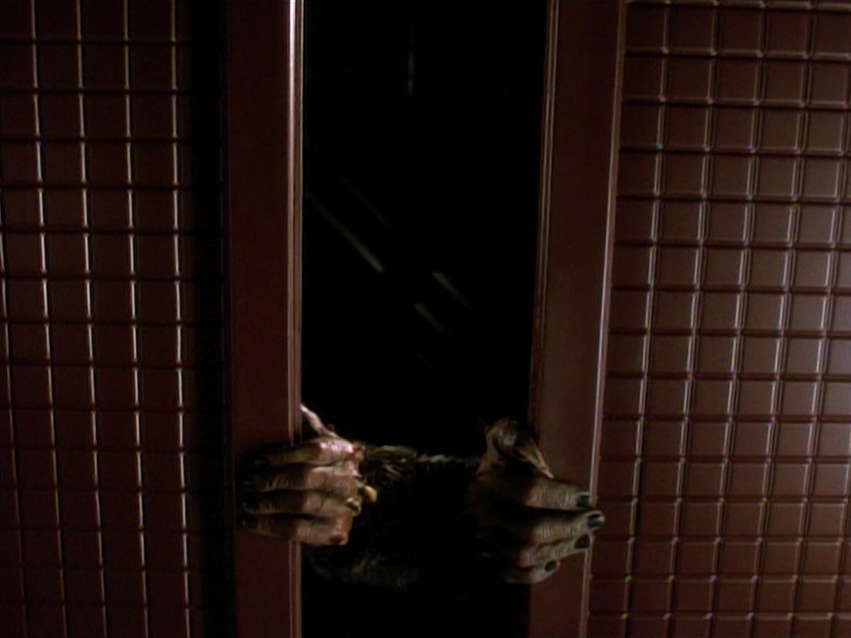 extant_StarTrek_DS9_3x18-DistantVoices_01146.jpg
