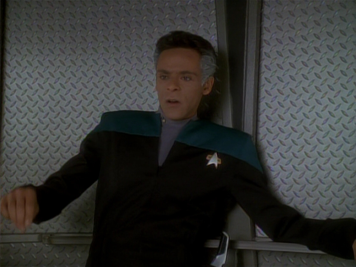 extant_StarTrek_DS9_3x18-DistantVoices_01156.jpg