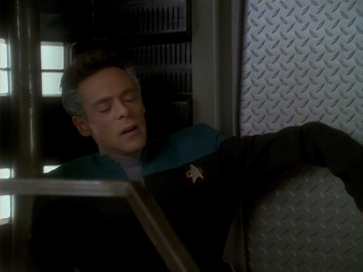 extant_StarTrek_DS9_3x18-DistantVoices_01162.jpg