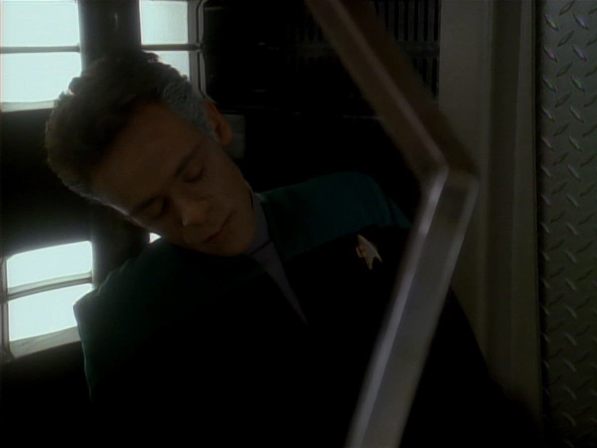 extant_StarTrek_DS9_3x18-DistantVoices_01167.jpg
