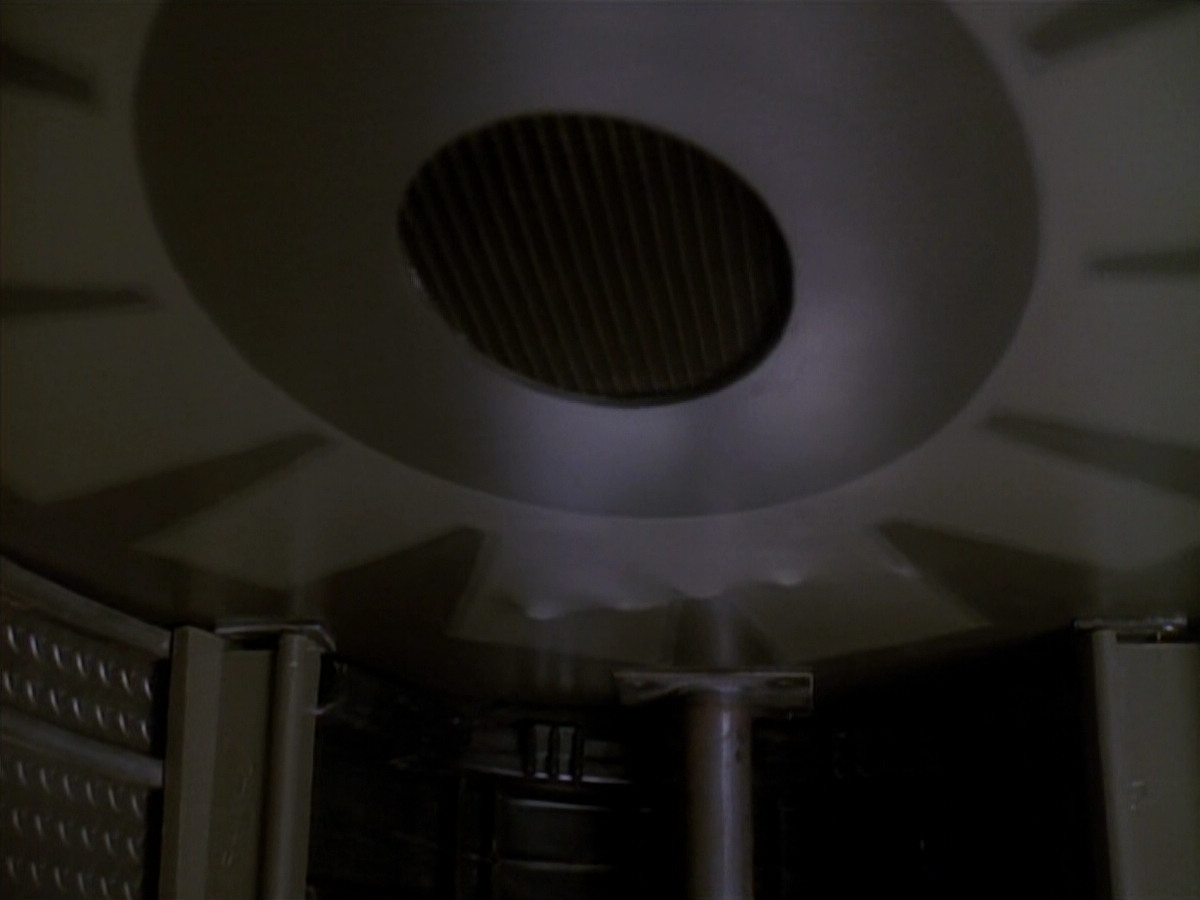 extant_StarTrek_DS9_3x18-DistantVoices_01173.jpg
