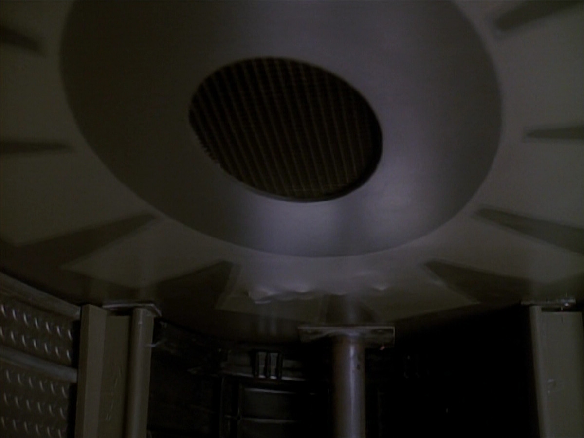 extant_StarTrek_DS9_3x18-DistantVoices_01177.jpg