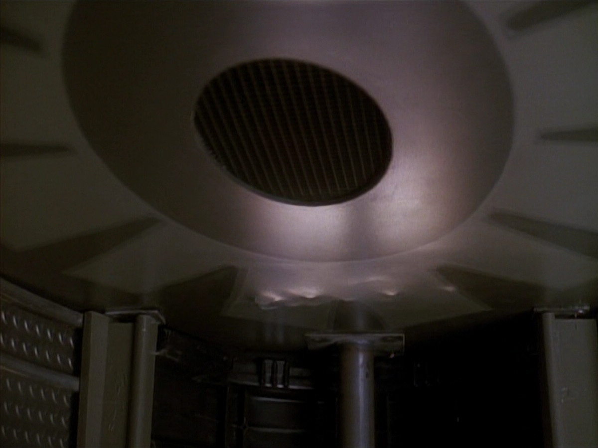 extant_StarTrek_DS9_3x18-DistantVoices_01178.jpg