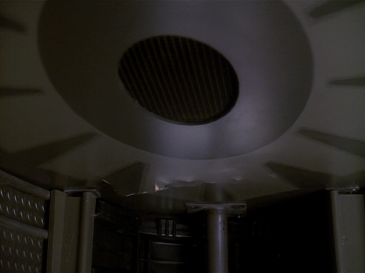 extant_StarTrek_DS9_3x18-DistantVoices_01179.jpg