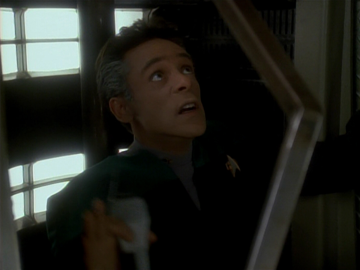 extant_StarTrek_DS9_3x18-DistantVoices_01183.jpg