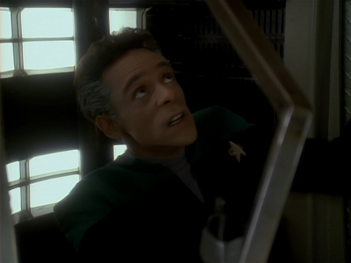 extant_StarTrek_DS9_3x18-DistantVoices_01184.jpg