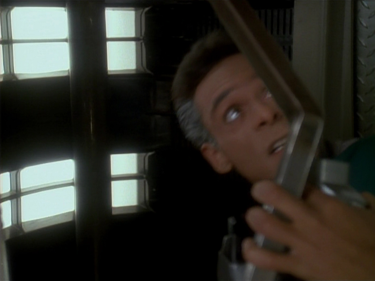 extant_StarTrek_DS9_3x18-DistantVoices_01186.jpg