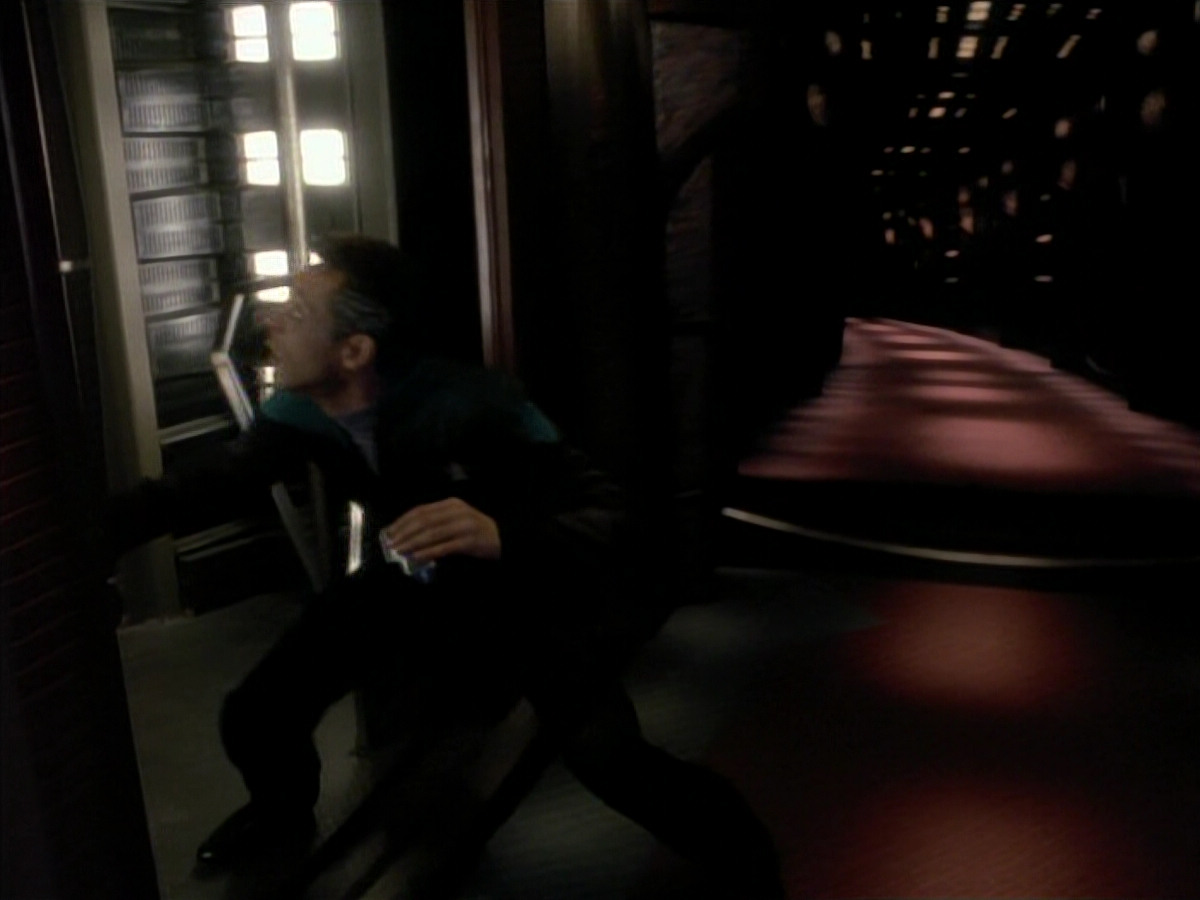 extant_StarTrek_DS9_3x18-DistantVoices_01190.jpg