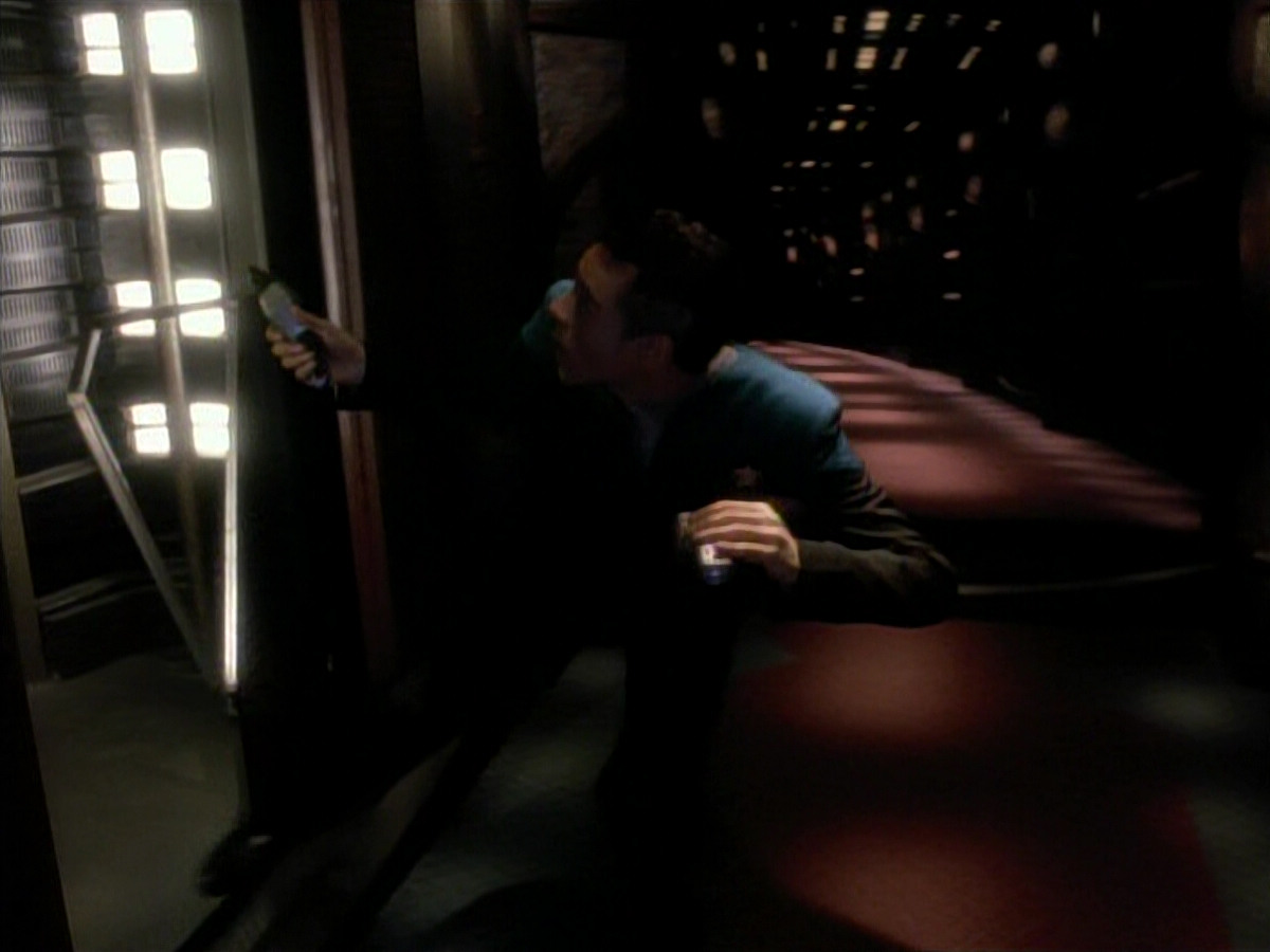 extant_StarTrek_DS9_3x18-DistantVoices_01192.jpg