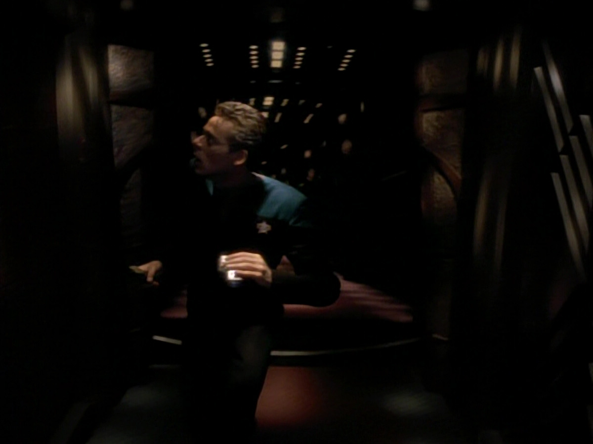 extant_StarTrek_DS9_3x18-DistantVoices_01194.jpg