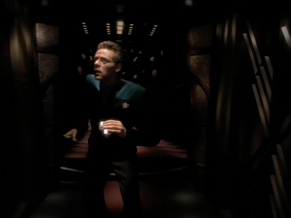 extant_StarTrek_DS9_3x18-DistantVoices_01195.jpg