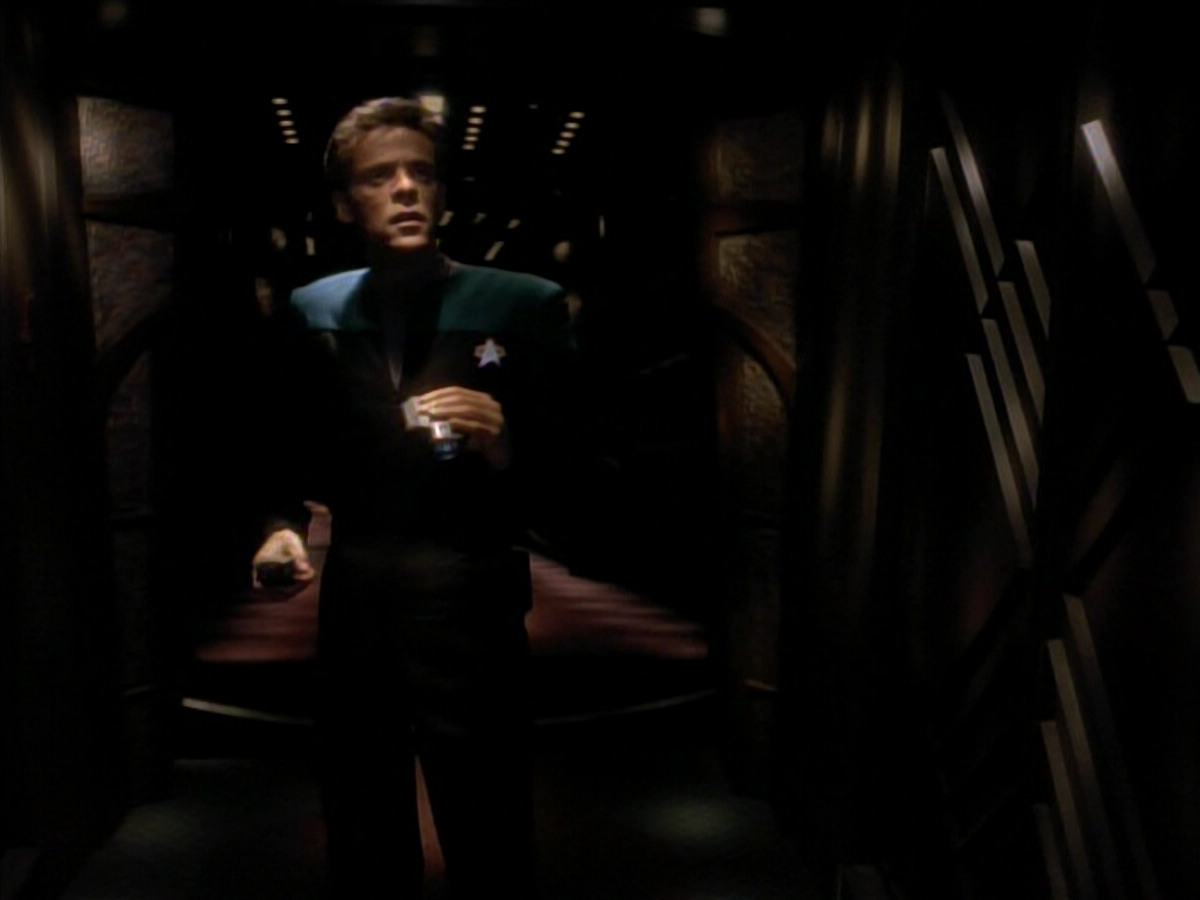 extant_StarTrek_DS9_3x18-DistantVoices_01198.jpg