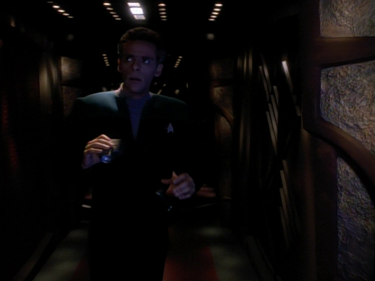 extant_StarTrek_DS9_3x18-DistantVoices_01207.jpg
