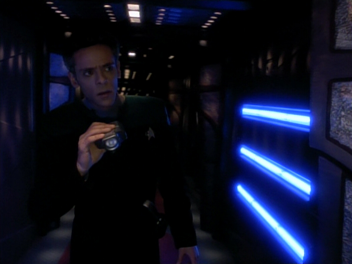 extant_StarTrek_DS9_3x18-DistantVoices_01221.jpg