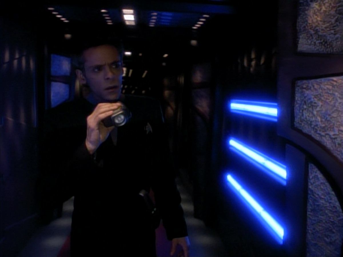 extant_StarTrek_DS9_3x18-DistantVoices_01222.jpg