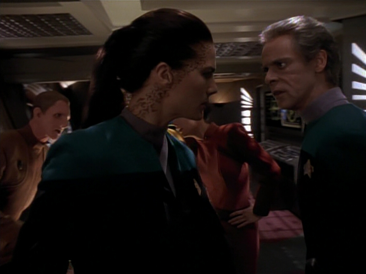 extant_StarTrek_DS9_3x18-DistantVoices_01234.jpg